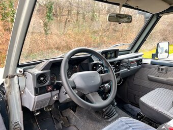 Toyota Land Cruiser LJ73 VX - 11
