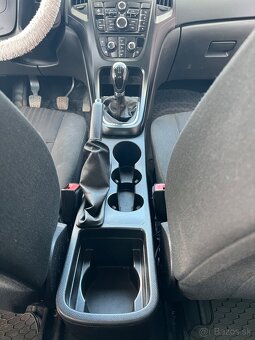 Opel astra 1,4 benzín rok 2010 - 11