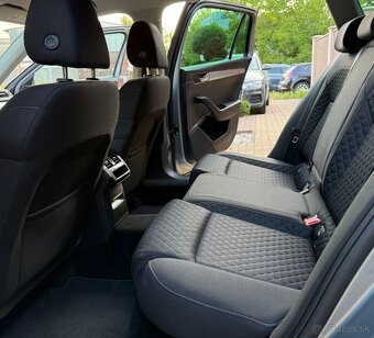 Škoda Superb Combi 2.0 TDI EVO 6-ST MANUÁL - 11