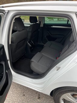 Skoda Superb Combi 2.0TDI DSG - 11