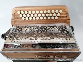 Heligónka Munda - 11