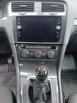 Prodám Volkswagen golf 1.0 TSI 63kw r.v 2017 - 11