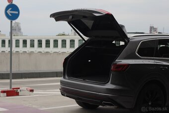 Volkswagen Touareg 3.0 TDI V6 R-Line 4Motion - 11