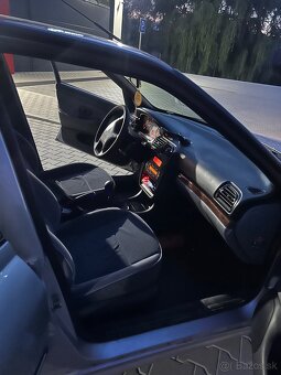 Peugeot 406 - 11