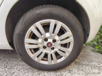 FIAT PUNTO 1.4 benzín 2015 - 11