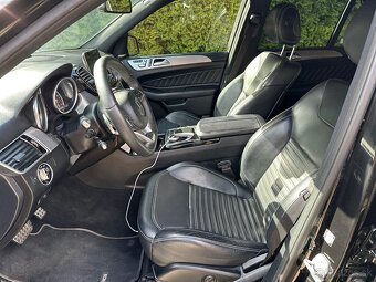 Mercedes Benz 43 AMG - 11