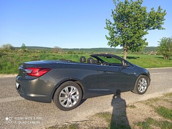 Opel Cascada cabrio 1.6 benzín, koža - 11
