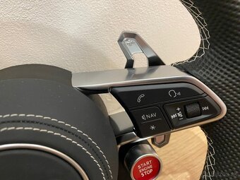 AUDI R8 VOLANT SPORTOVY - START/STOP - DRIVE SELECT - 11
