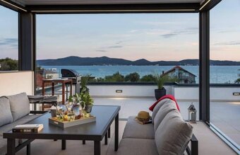 PREDAJ - Komfortný zariadený penthouse  - SUKOŠAN - 11