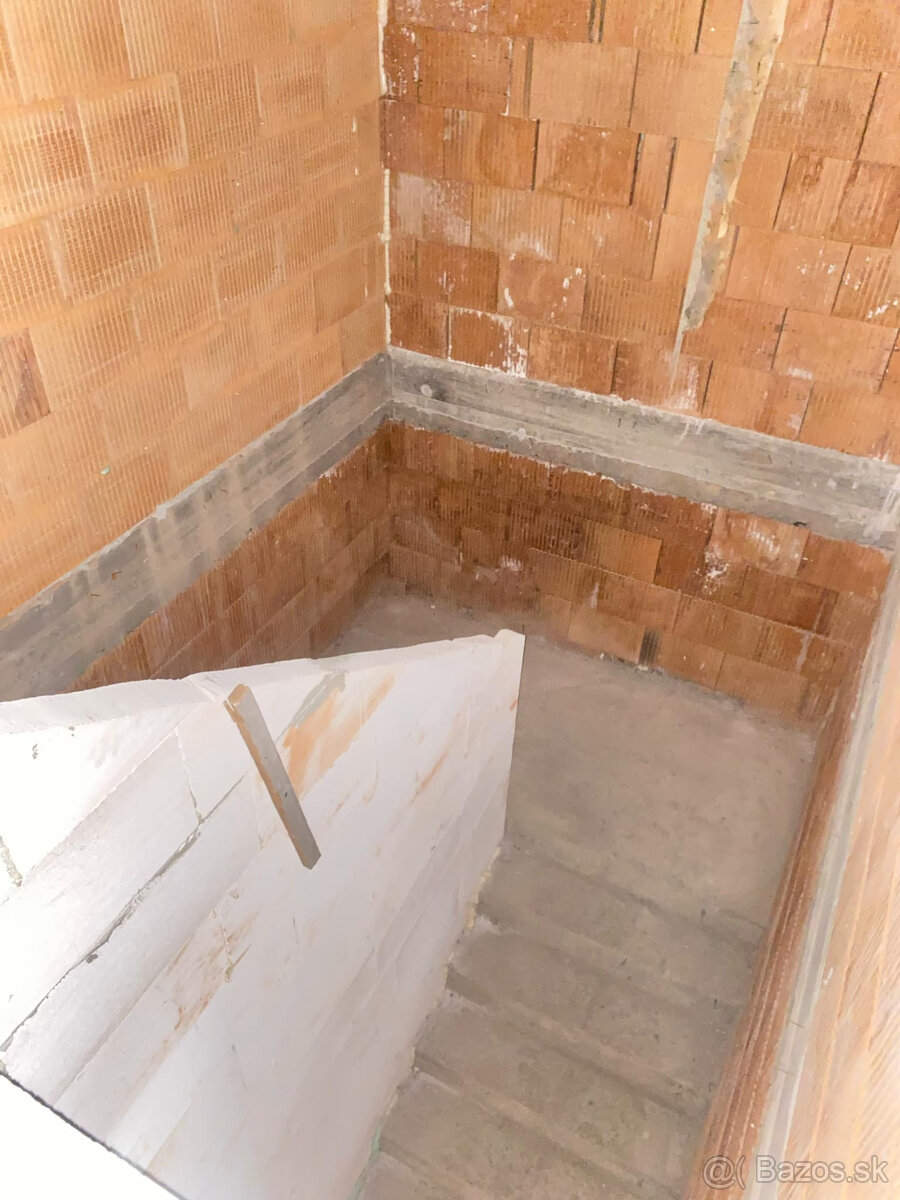 Na predaj 5 izbový rodinný dom v obci Dunajský Klátov s možn - 12