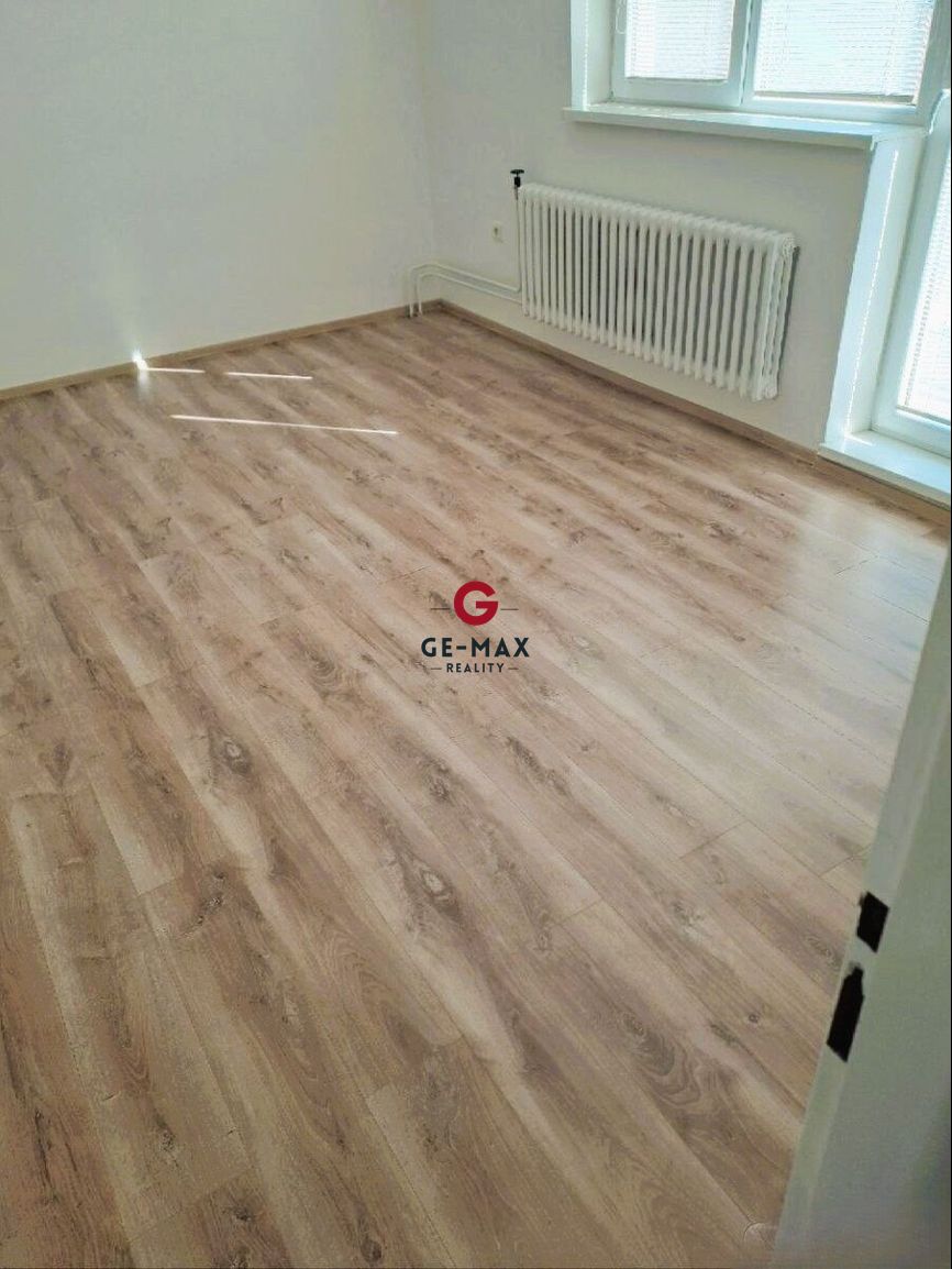 NA PREDAJ: priestranný rodinný dom s dvojgarážou v Kráľovsko - 12