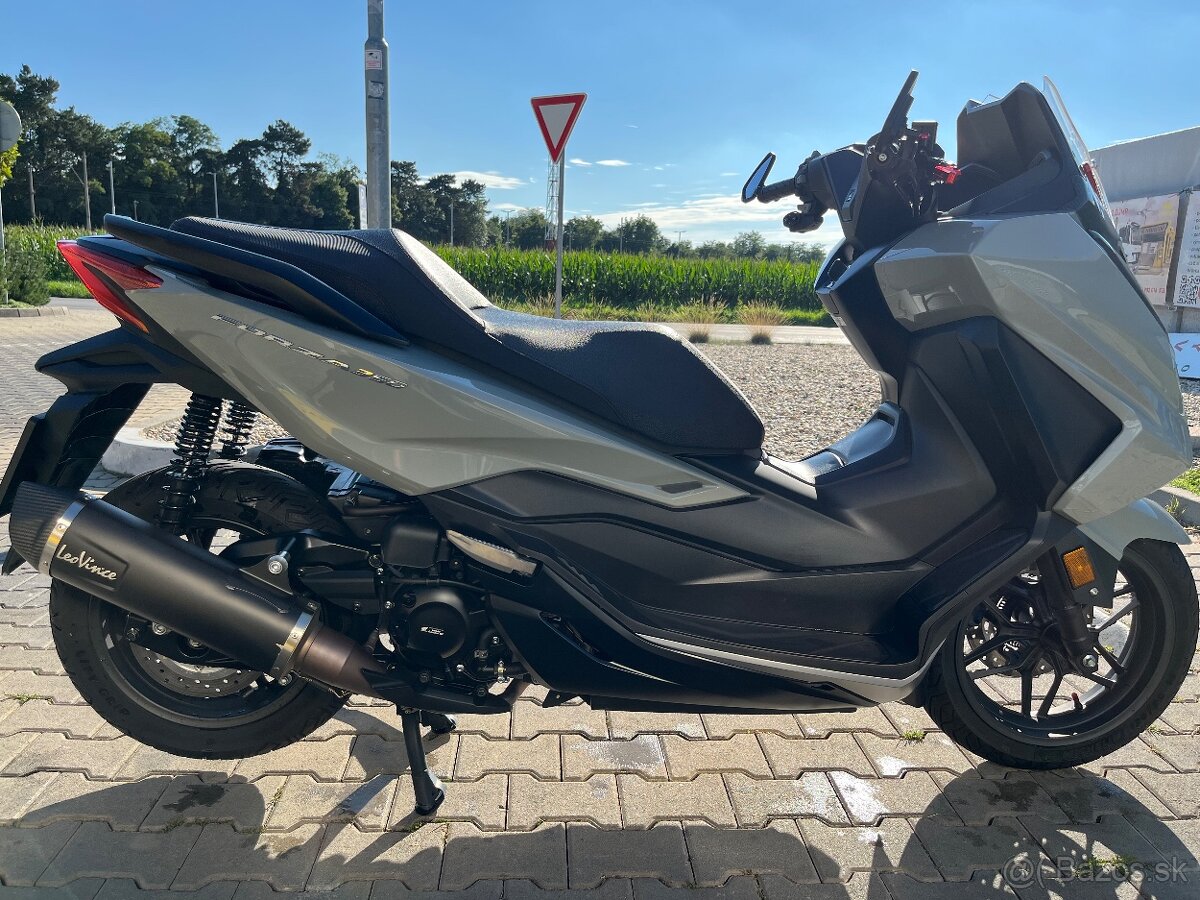 Honda Forza 350 - 12