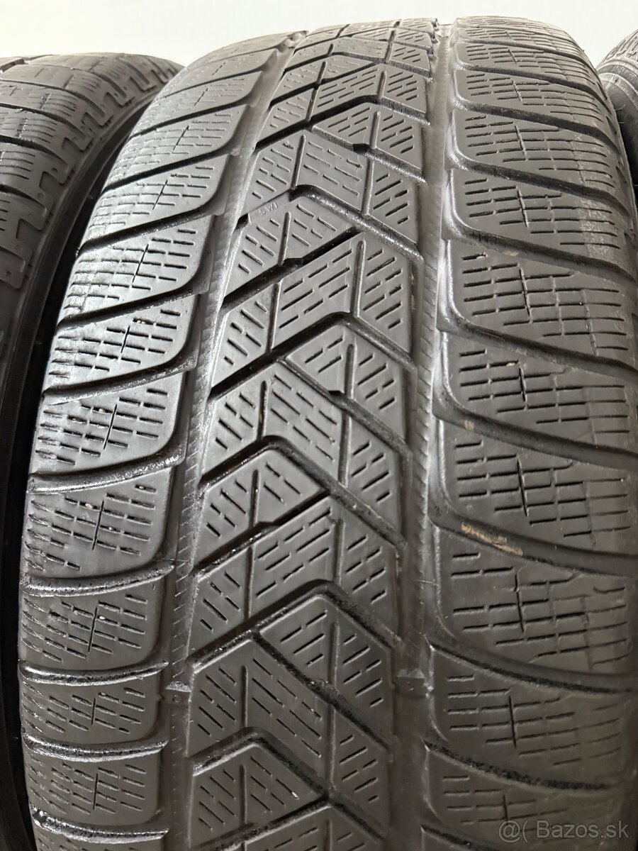 Zimné pneumatiky 235/60/18 Pirelli Scorpion Winter MO - 12