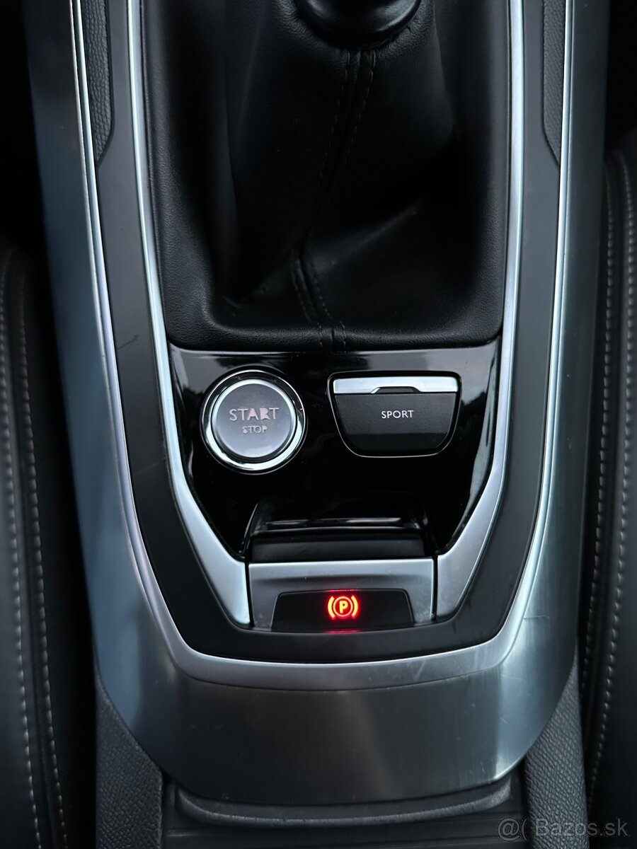 Peugeot 308 GT-line 96kw 131koní benzín - 12