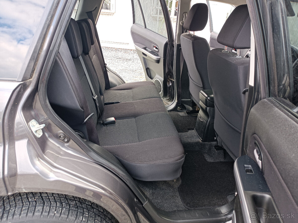 Suzuki Grand Vitara, 2.4-124kw,4x4,navi,xenon,2012 - 12