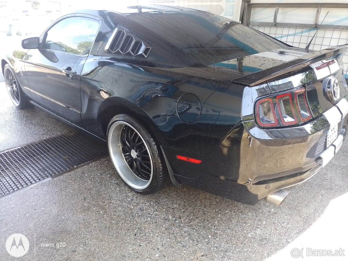 Ford mustang - 12