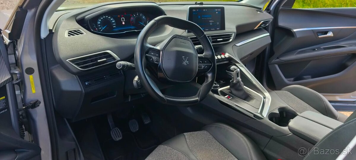 Peugeot 3008 SUV (2020) - 12