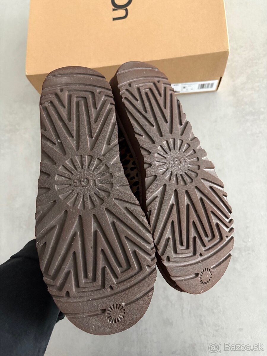 Ugg Classic ultra mini Caspian, pc 190€ - 12