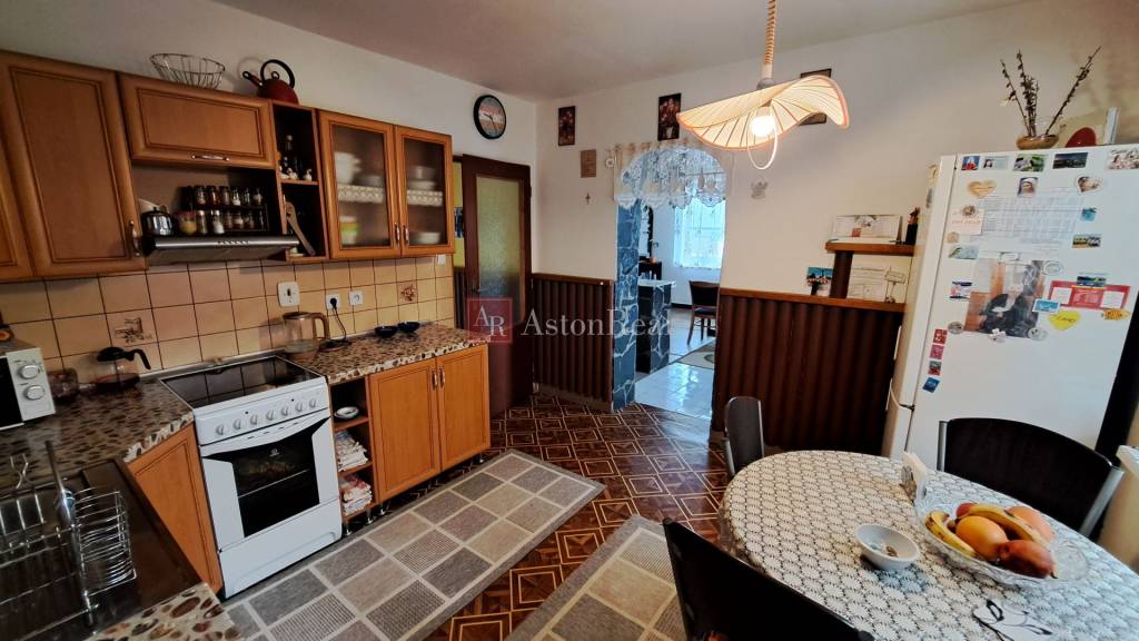 PREDAJ: Rodinný dom 6 izbový, pozemok 717m2, Liptovské Sliač - 12