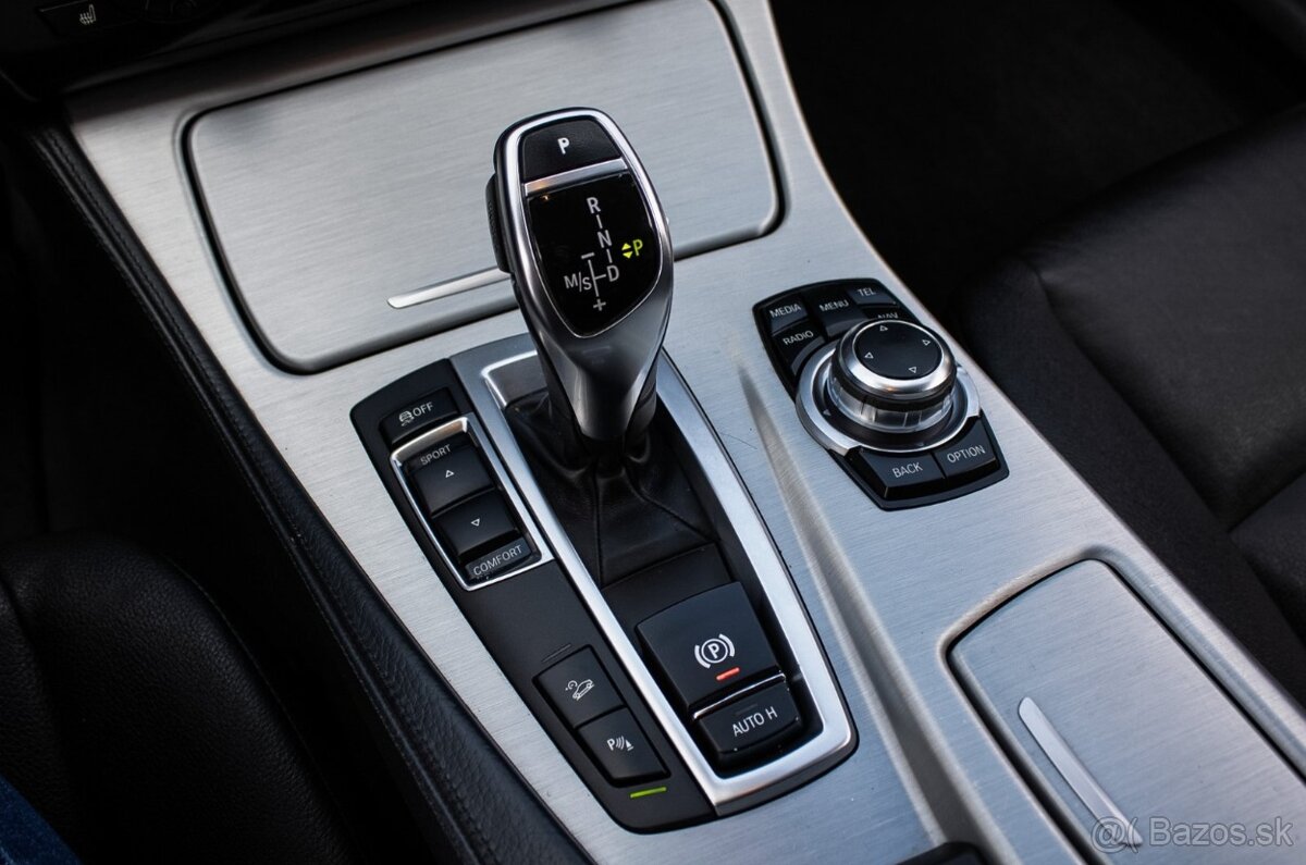 BMW Rad 5 525 xDRIVE AT/8 160kW - 12