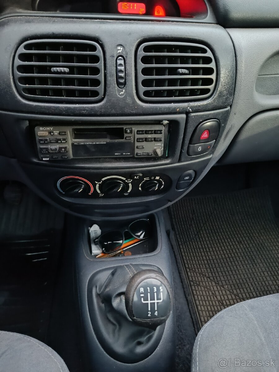 Renault Megane 1,6 16v,r.v.2001,172000 km, klima - 12