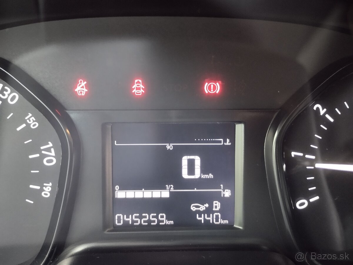 Citroen Jumpy Combi Comfort XL BlueHDi 150, biela - 12