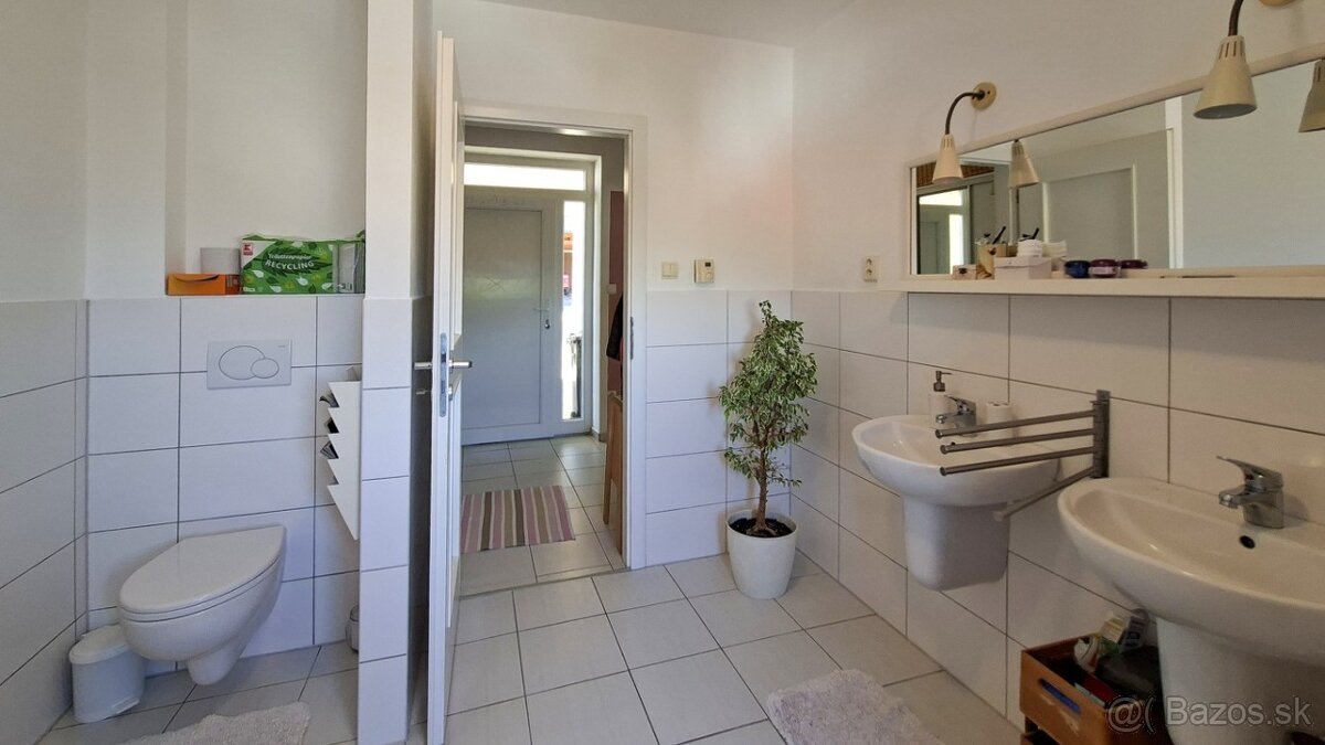 REZERVOVANÝ Rodinný dom vo Vlkovej, pekný výhľad - 12