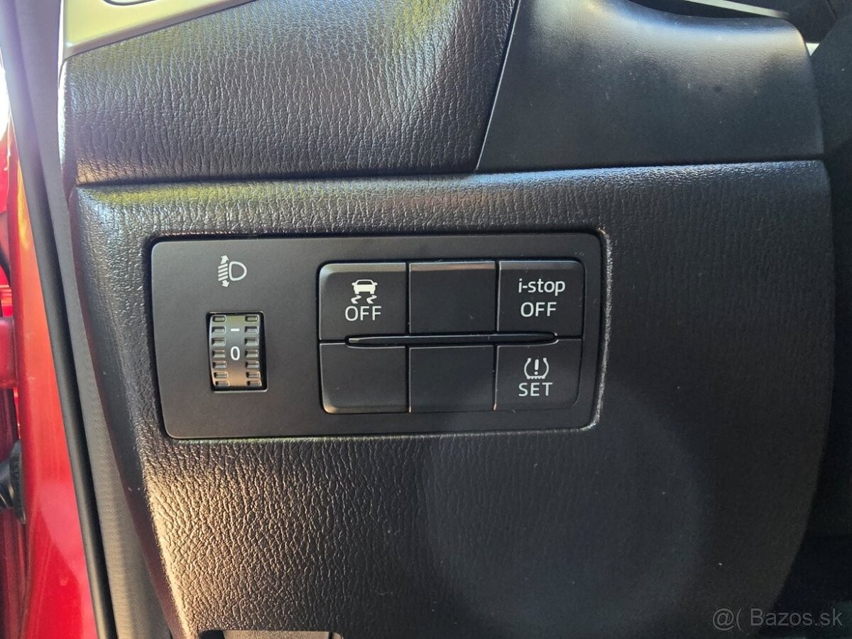 Mazda 3 1.5 Skyactiv -G100 Challenge, Mesačne: 249€ - 12