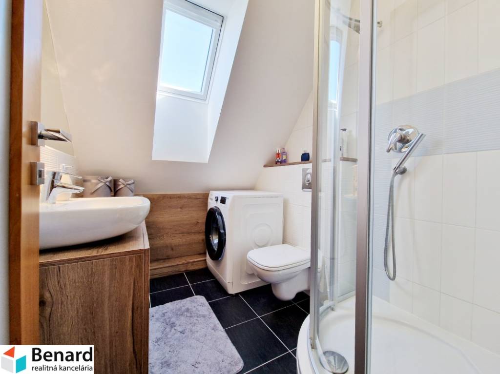 2 IZBOVÝ BYT, VEĽKÁ LOMNICA,VYSOKÉ TATRY,GARAŽOVÉ STÁTIE - 12