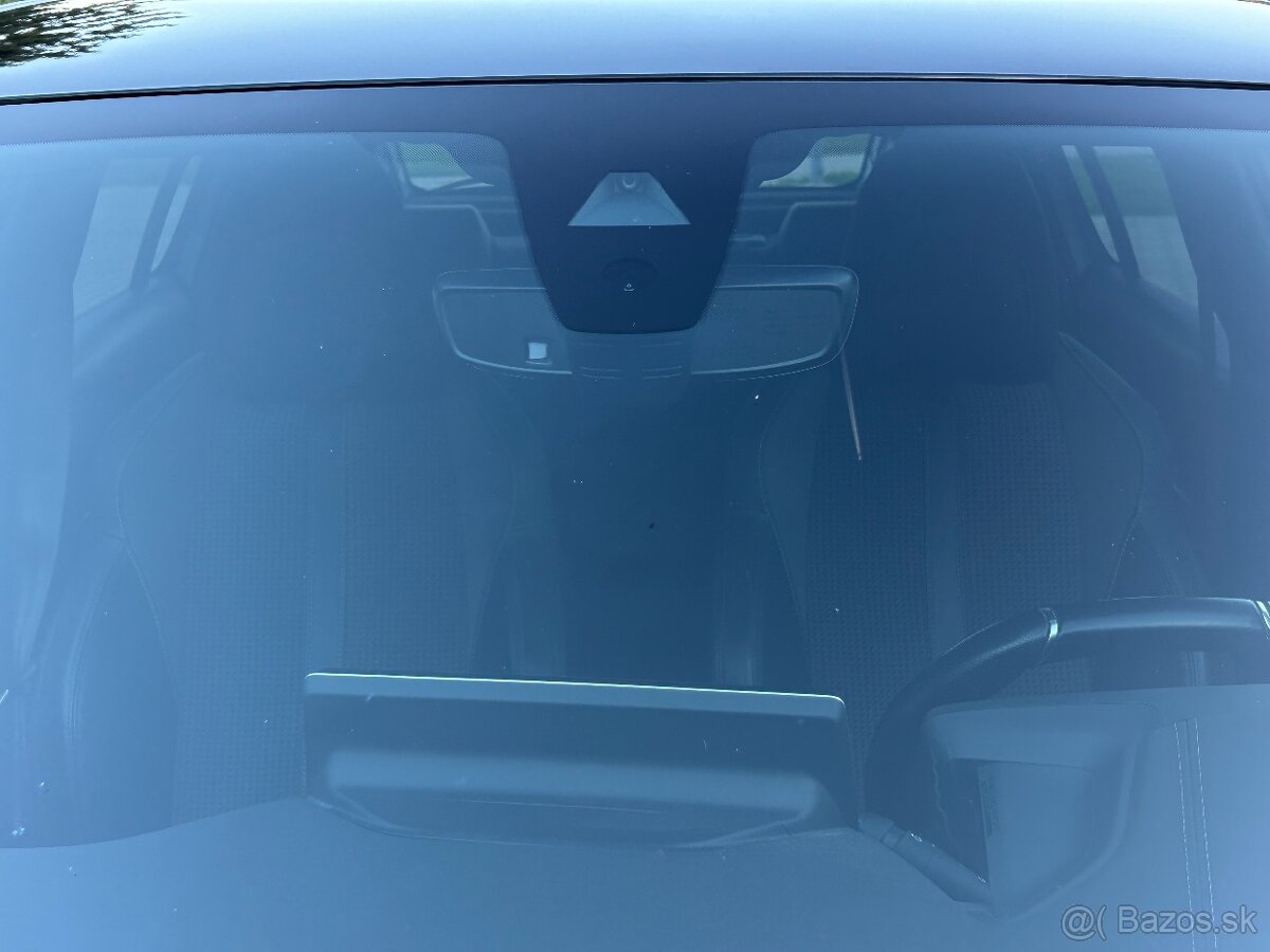 Peugeot 208 GT 1,2 benzín /96 kW AT8 - 12