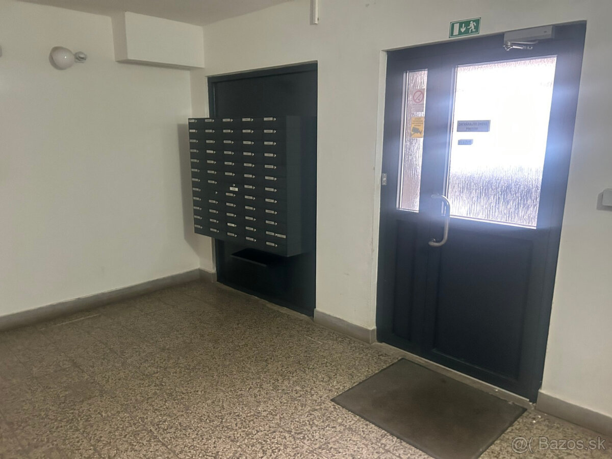 Prenájom 2. izbového bytu - 12