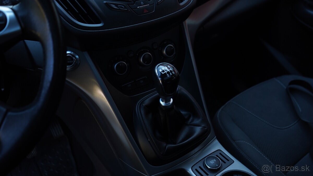 Ford Kuga 2.0 - 12