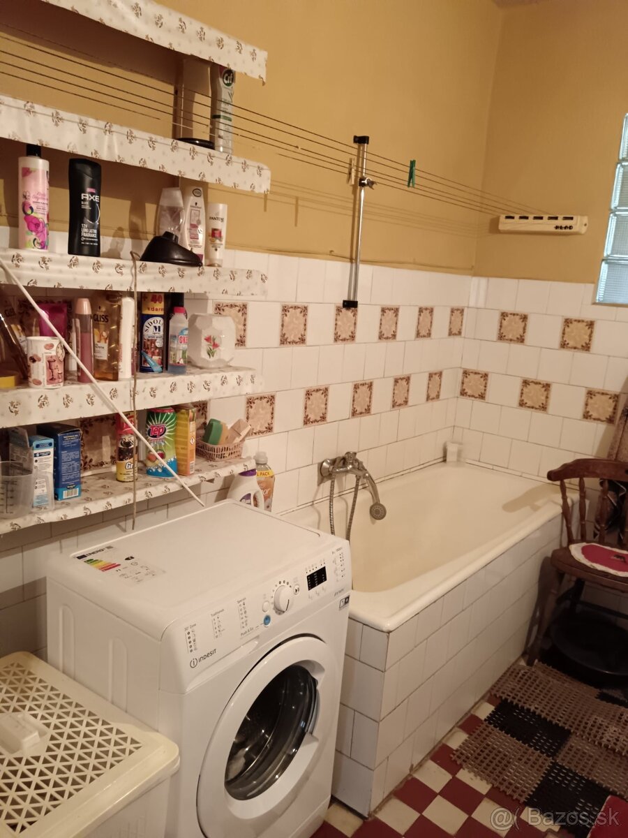 Rodinný dom s velkým pozemkov v blízkosti kupelov Dudince - 12