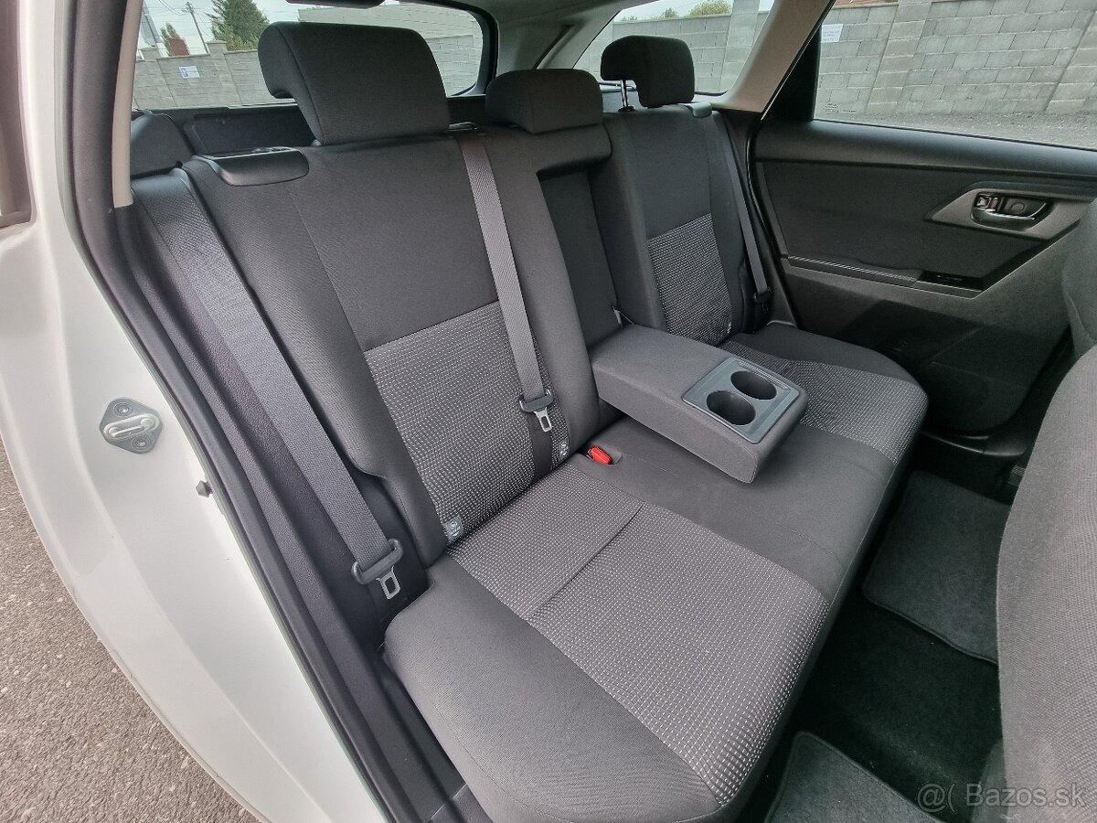 Toyota Auris Touring Sports 1.4 l D-4D DPF Style za 5.690 € - 12