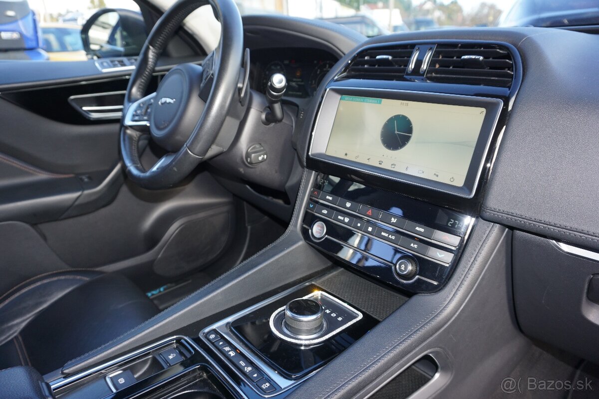 Jaguar F-Pace 2.0D I4 180k Prestige - 12
