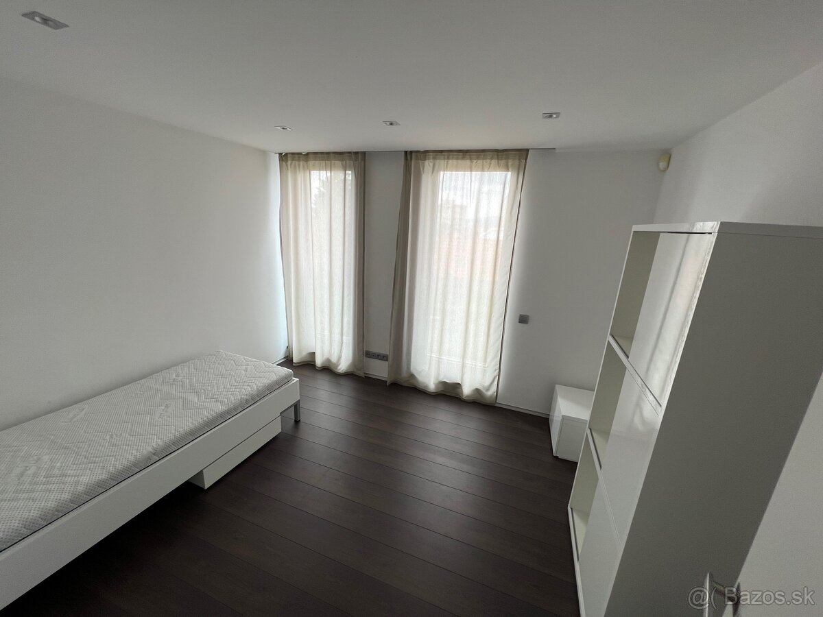 Prenájom 4-izbové bytu na Kramároch - 12