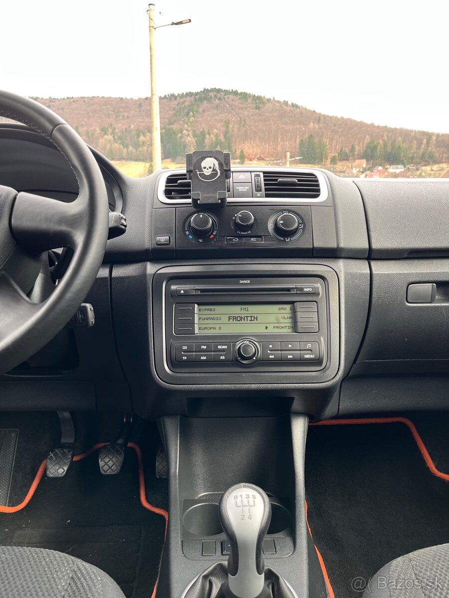 Škoda Fabia - 12