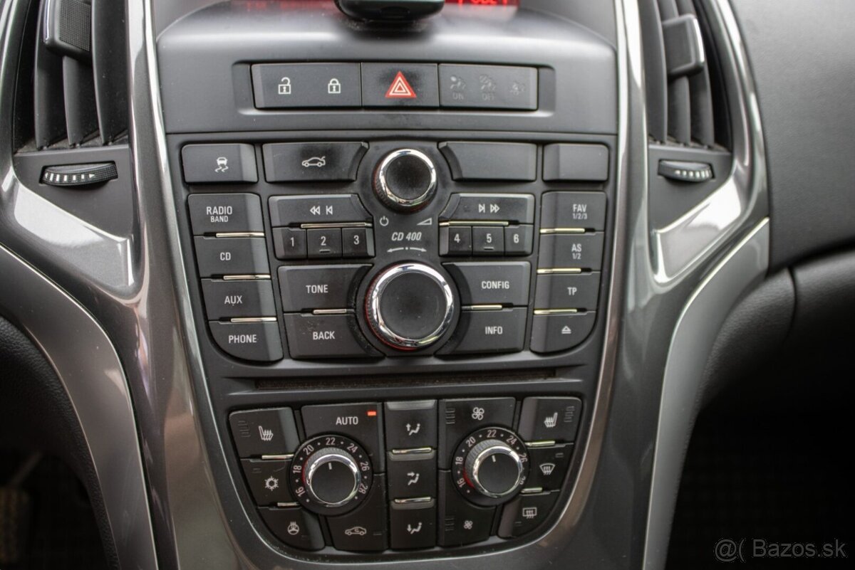 Opel Astra 1.6 Cosmo / 85kW / M5 / 2014 - 12
