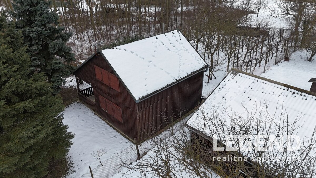 Rekreačná chata v Nesvadoch časť Sady Hamušad - 12