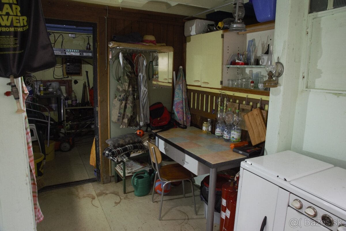 8 árový pozemok s chatou. - 12