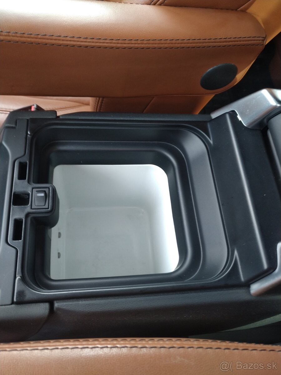 Land Rover Discovery 4 - 2016, Landmark edition - 12