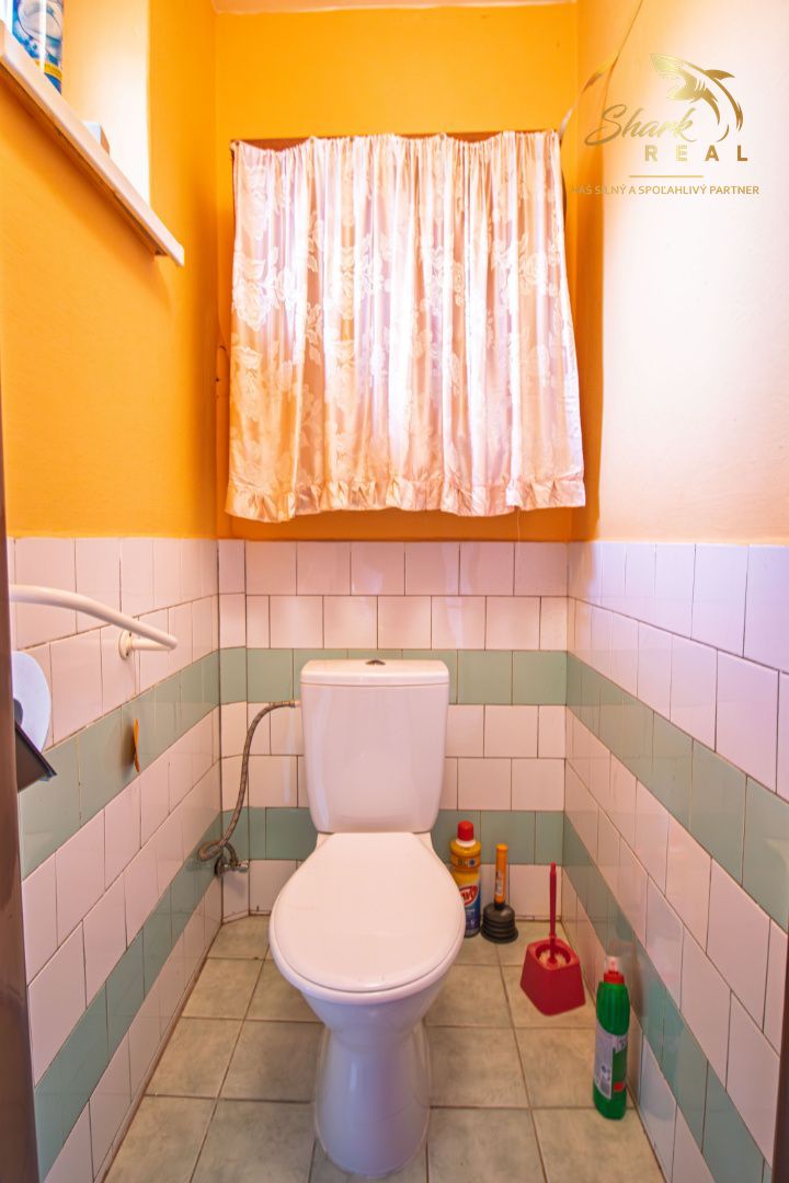 5-izbový rodinný dom v obci Bojná - 12