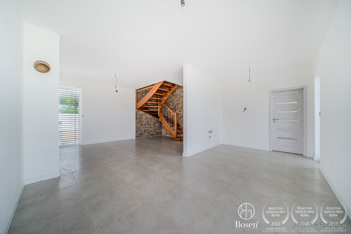 BOSEN | ZNÍŽENÁ CENA 4 izbového domu vo vysokom štandarde, Š - 12