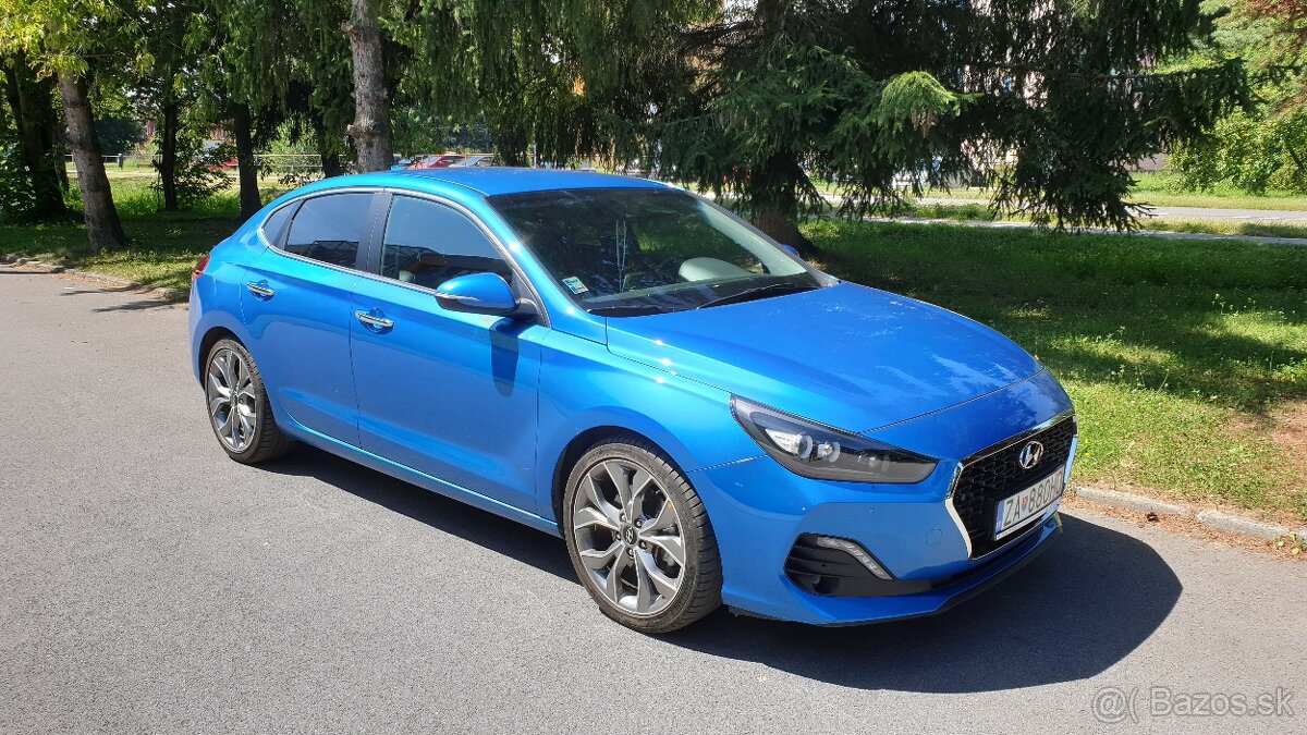 Hyundai i30 Fastback - 12