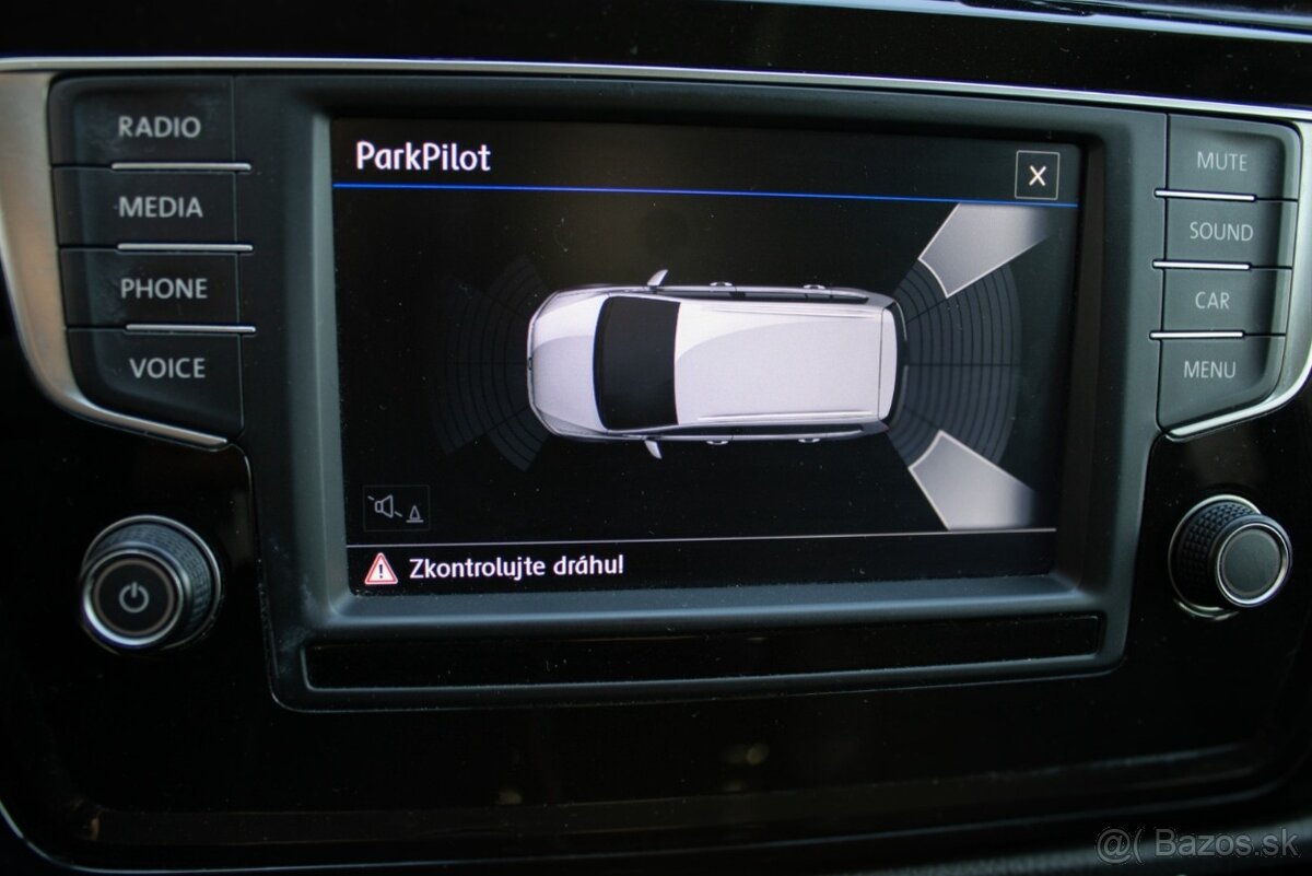 VW Touran Hi-line 100% stav - 12