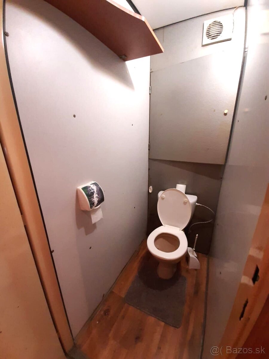 Predám veľký 3 izbový byt s balkónom v Leviciach - 12