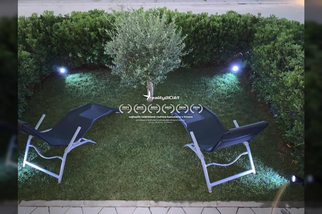 PRIVLAKA - trojizbový apartmán 20 m od mora - 12