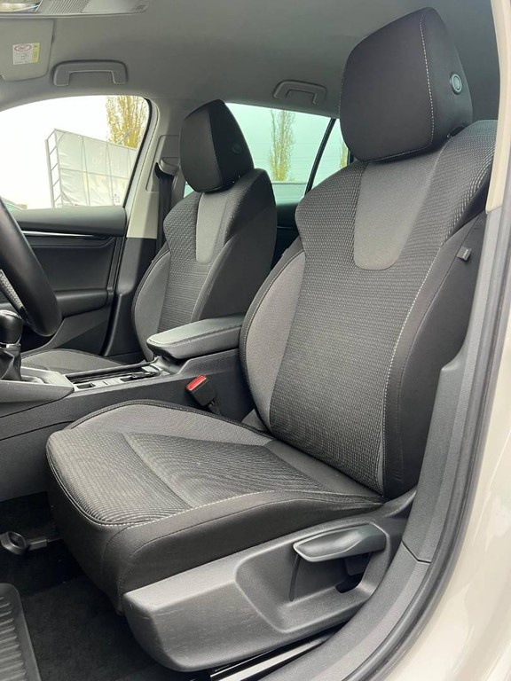 Škoda Octavia Combi 2.0 TDI SCR Ambition - 12