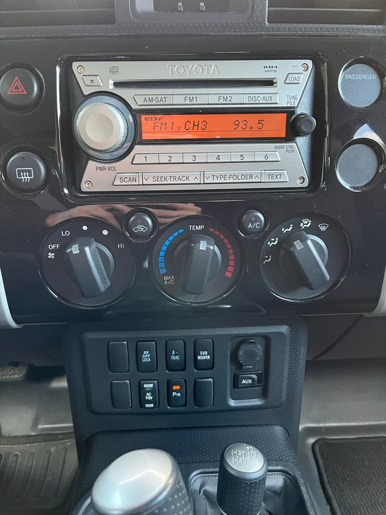 TOYOTA FJ CRUISER - 12