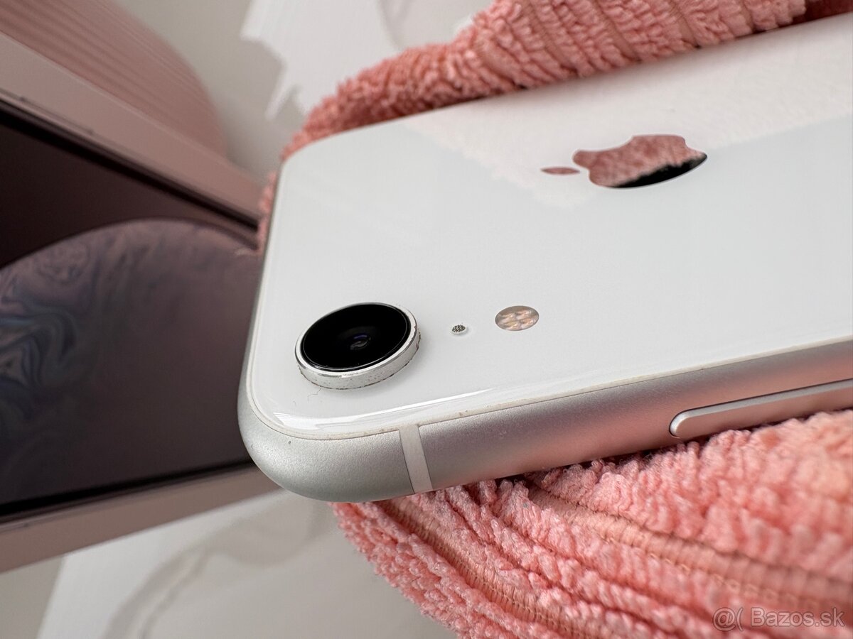iPhone XR 64GB biely - 12